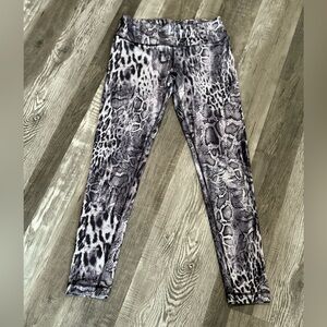 90 degrees - Womans XS animal print leggings